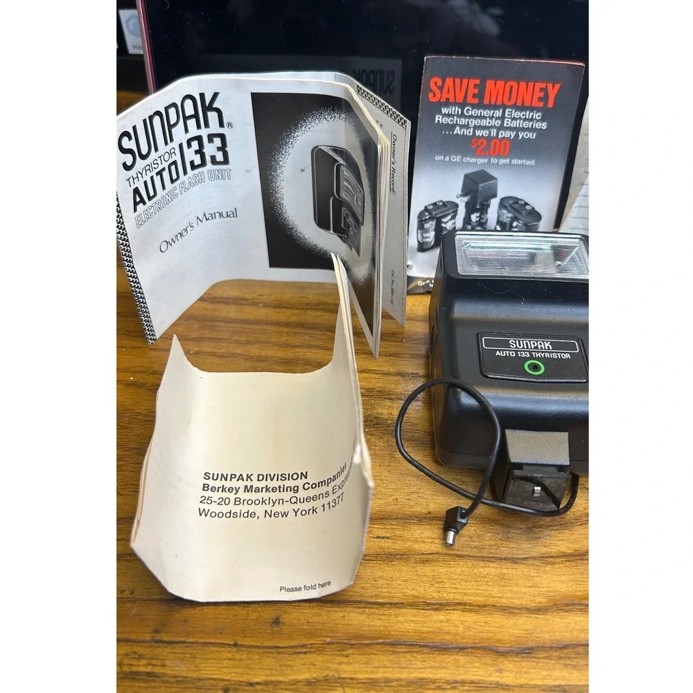 Sunpak‎ Auto 133 Thyristor Flash Unit Black Plastic Vintage camera accessories